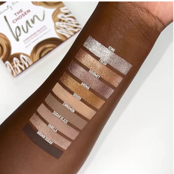 BNIB Beauty Bakerie The Chosen Bun Eyeshadow Palette - Picture 2 of 8